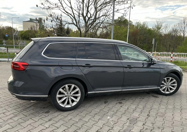 Volkswagen Passat cena 67000 przebieg: 132000, rok produkcji 2016 z Trzemeszno małe 301